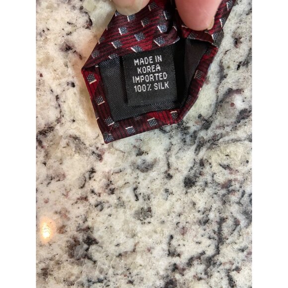 Van Heusen Mens Neck Tie Red Gray Diamonds Geometroic Work Dad Tie - Picture 5 of 7